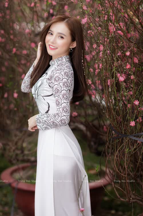 仓库照明灯图片（仓库照明设计规范）